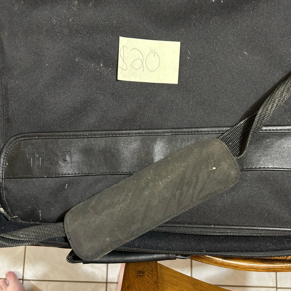 Dell Black Duffel Bag for Professional Use